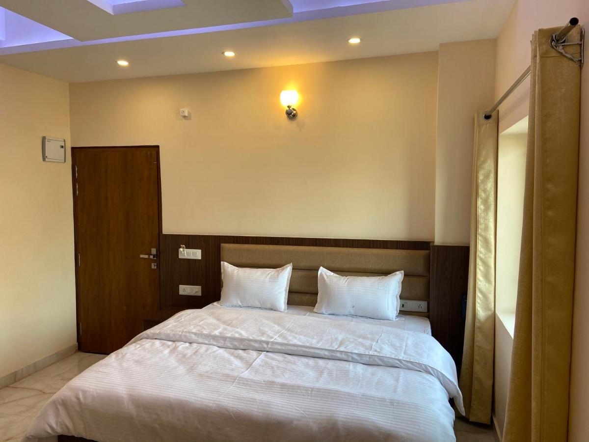 Hotel Tulsi Villa Dehradun Eksteriør bilde